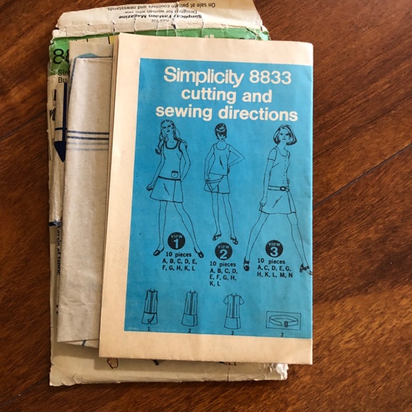 4 Dress Sewing Patterns Young Woman - Picture 4 of 13